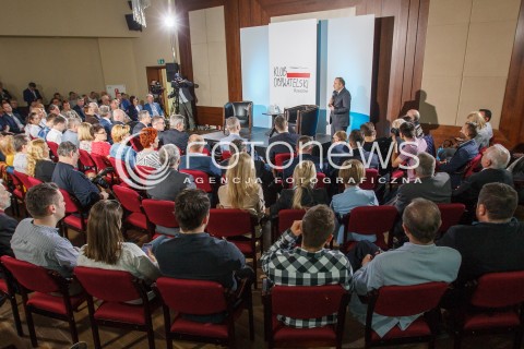  06.04.2016 RZESZOW<br />SPOTKANIE KLUBU OBYWATELSKIEGO PT. JAK SKUTECZNIE BRONIC KONSTYTUCJI TERAZ I W PRZYSZLOSCI? Z UDZIALEM PRZEWODNICZACEGO PLATFORMY OBYWATELSKIEJ GRZEGORZA SCHETYNY<br />N/Z GRZEGORZ SCHETYNA WIDOWNIA SLUCHACZE PELNA SALA<br /> 