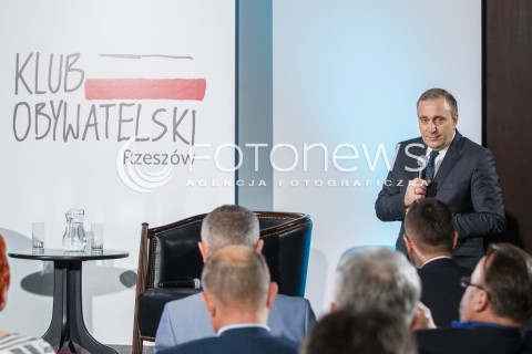  06.04.2016 RZESZOW<br />SPOTKANIE KLUBU OBYWATELSKIEGO PT. JAK SKUTECZNIE BRONIC KONSTYTUCJI TERAZ I W PRZYSZLOSCI? Z UDZIALEM PRZEWODNICZACEGO PLATFORMY OBYWATELSKIEJ GRZEGORZA SCHETYNY<br />N/Z GRZEGORZ SCHETYNA<br /> 