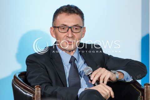  06.04.2016 RZESZOW<br />SPOTKANIE KLUBU OBYWATELSKIEGO PT. JAK SKUTECZNIE BRONIC KONSTYTUCJI TERAZ I W PRZYSZLOSCI? Z UDZIALEM PRZEWODNICZACEGO PLATFORMY OBYWATELSKIEJ GRZEGORZA SCHETYNY<br />N/Z PROFESOR MAREK CHMAJ <br /> 