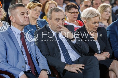  06.04.2016 RZESZOW<br />SPOTKANIE KLUBU OBYWATELSKIEGO PT. JAK SKUTECZNIE BRONIC KONSTYTUCJI TERAZ I W PRZYSZLOSCI? Z UDZIALEM PRZEWODNICZACEGO PLATFORMY OBYWATELSKIEJ GRZEGORZA SCHETYNY<br />N/Z KRZYSZTOF KLAK GRZEGORZ SCHETYNA KRYSTYNA SKOWRONSKA<br /> 