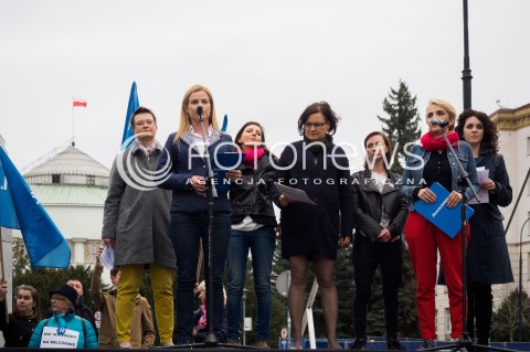  08.04.2016 WARSZAWA<br /> PIKIETA NOWOCZESNEJ POD SEJMEM NIE MA ZGODY NA MILCZENIE W SPRZECIWIE WOBEC ZAOSTRZANIA PRAWA DO ABORCJI<br /> N/Z POSLANKI I CZLONKINIE NOWOCZESNEJ<br />  