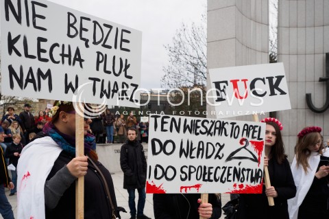 Manifestacja przeciwko zaostrzaniu prawa aborcyjnego w Warszawie