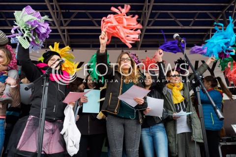  09.04.2016 WARSZAWA<br /> MANIFESTACJA PRZECIW ZAOSTRZANIU PRAWA ABORCYJNEGO POD SEJMEM <br /> N/Z SCENA<br />  