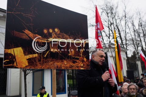  09.04.2016 WARSZAWA <br /> PIKIETA POD AMBASADA ROSJI W PRZEDDZIEN ROCZNICY KATASTROFY SMOLENSKIEJ  <br /> N/Z TOMASZ SAKIEWICZ<br />  