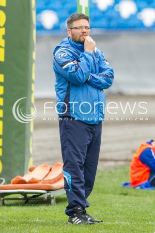  09.04.2016 RZESZOW <br />PILKA NOZNA III LIGA LUBELSKO - PODKARPACKA SEZON 2015/2016 <br />MECZ STAL RZESZOW - MOTOR LUBLIN <br />N/Z MARCIN WOLOWIEC - I TRENER ( HEAD COACH ) SYLWETKA <br /> 