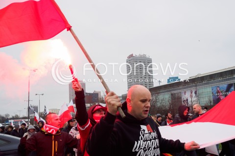  10.04.2016 WARSZAWA <br /> ANTY IMIGRACYJNA MANIFESTACJA SRODOWISK NARODOWYCH <br /> N/Z UCZESTNICY<br />  