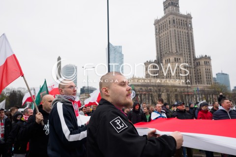  10.04.2016 WARSZAWA <br /> ANTY IMIGRACYJNA MANIFESTACJA SRODOWISK NARODOWYCH <br /> N/Z UCZESTNICY<br />  