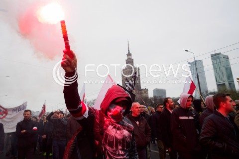  10.04.2016 WARSZAWA <br /> ANTY IMIGRACYJNA MANIFESTACJA SRODOWISK NARODOWYCH <br /> N/Z UCZESTNICY<br />  