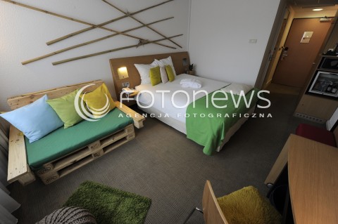  12.04.2016 WARSZAWA <br />PRESS BRIEFING MARKI NOVOTEL<br />N/Z POKOJ HOTELOWY<br /> 