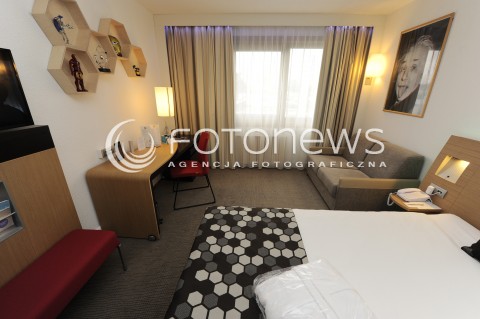  12.04.2016 WARSZAWA <br />PRESS BRIEFING MARKI NOVOTEL<br />N/Z POKOJ HOTELOWY<br /> 