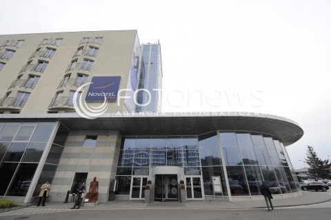  12.04.2016 WARSZAWA <br />PRESS BRIEFING MARKI NOVOTEL<br />N/Z HOTEL BUDYNEK WIDOK ZEWNATRZ OUTSIDE<br /> 