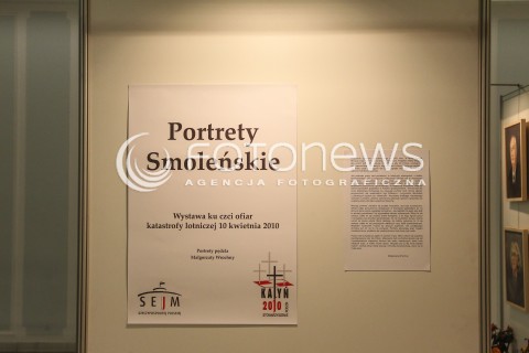  13.04.2016 WARSZAWA SEJM<br />POSIEDZENIE SEJMU RP<br />N/Z PORTRETY SMOLENSKIE KU CZCI OFIAR KATASTROFY<br /> 