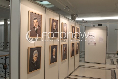  13.04.2016 WARSZAWA SEJM<br />POSIEDZENIE SEJMU RP<br />N/Z PORTRETY SMOLENSKIE KU CZCI OFIAR KATASTROFY<br /> 