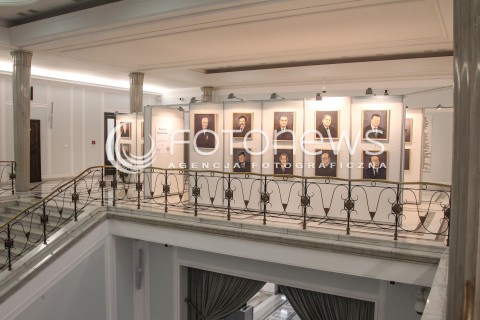  13.04.2016 WARSZAWA SEJM<br />POSIEDZENIE SEJMU RP<br />N/Z PORTRETY SMOLENSKIE KU CZCI OFIAR KATASTROFY<br /> 