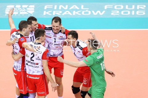  16.04.2016 KRAKOW <br />SIATKOWKA MEZCZYZN LIGA MISTRZOW FINAL FOUR 2016 CHAMPIONS LEAGUE <br />2016 CEV DenizBank Volleyball Men Champions League Final Four season 2015/2016<br />MECZ POLFINALOWY Semifinal match <br />MECZ ASSECO RESOVIA RZESZOW - ZENIT KAZAN <br />N/Z BARTOSZ KUREK OLIEG ACHREM ( ALEH AKHREM ) FABIAN DRZYZGA KRZYSZTOF IGNACZAK DMYTRO PASHYTSKYY ( PASZYCKI ) RADOSC EMOCJE <br /> 