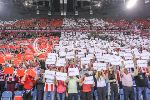  16.04.2016 KRAKOW <br />SIATKOWKA MEZCZYZN LIGA MISTRZOW FINAL FOUR 2016 CHAMPIONS LEAGUE <br />2016 CEV DenizBank Volleyball Men Champions League Final Four season 2015/2016<br />MECZ POLFINALOWY Semifinal match <br />MECZ ASSECO RESOVIA RZESZOW - ZENIT KAZAN <br />N/Z KIBICE OPRAWA DOPING KARTONIADA<br /> 