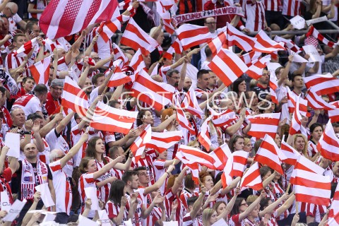  16.04.2016 KRAKOW <br />SIATKOWKA MEZCZYZN LIGA MISTRZOW FINAL FOUR 2016 CHAMPIONS LEAGUE <br />2016 CEV DenizBank Volleyball Men Champions League Final Four season 2015/2016<br />MECZ POLFINALOWY Semifinal match <br />MECZ ASSECO RESOVIA RZESZOW - ZENIT KAZAN <br />N/Z KIBICE DOPING OPRAWA EMOCJE FLAGI PASIAKI<br /> 