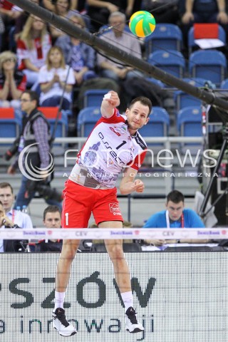  16.04.2016 KRAKOW <br />SIATKOWKA MEZCZYZN LIGA MISTRZOW FINAL FOUR 2016 CHAMPIONS LEAGUE <br />2016 CEV DenizBank Volleyball Men Champions League Final Four season 2015/2016<br />MECZ POLFINALOWY Semifinal match <br />MECZ ASSECO RESOVIA RZESZOW - ZENIT KAZAN <br />N/Z BARTOSZ KUREK SYLWETKA ATAK ZAGRYWKA<br /> 