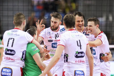  16.04.2016 KRAKOW <br />SIATKOWKA MEZCZYZN LIGA MISTRZOW FINAL FOUR 2016 CHAMPIONS LEAGUE <br />2016 CEV DenizBank Volleyball Men Champions League Final Four season 2015/2016<br />MECZ POLFINALOWY Semifinal match <br />MECZ TRENTINO DIATEC - CUCINE LUBE CIVITANOVA <br />N/Z SIMON VAN DE VOORDE MITAR TZOURITS RADOSC EMOCJE <br /> 