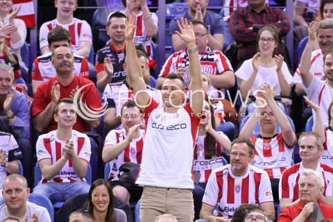  17.04.2016 KRAKOW <br />SIATKOWKA MEZCZYZN LIGA MISTRZOW FINAL FOUR 2016 CHAMPIONS LEAGUE <br />2016 CEV DenizBank Volleyball Men Champions League Final Four season 2015/2016<br />MECZ O 3. MIEJSCE Third place match <br />MECZ ASSECO RESOVIA RZESZOW - CUCINE LUBE CIVITANOVA <br />N/Z PAUL LOTMAN - BYLY GRACZ ASSECO RESOVII NA TRYBUNACH PRZYWITANY PRZEZ KIBICOW<br /> 