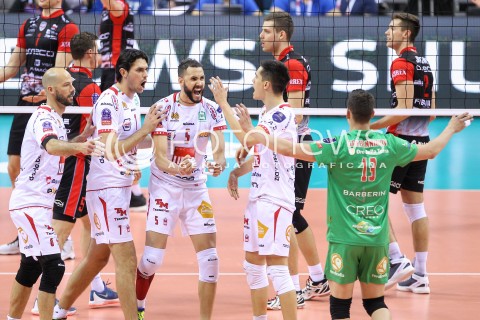  17.04.2016 KRAKOW <br />SIATKOWKA MEZCZYZN LIGA MISTRZOW FINAL FOUR 2016 CHAMPIONS LEAGUE <br />2016 CEV DenizBank Volleyball Men Champions League Final Four season 2015/2016<br />MECZ O 3. MIEJSCE Third place match <br />MECZ ASSECO RESOVIA RZESZOW - CUCINE LUBE CIVITANOVA <br />N/Z OSMANY PORTUONDO JUANTORENA DRAGAN STANKOVIC WILLIAM PRIDDY RADOSC EMOCJE <br /> 