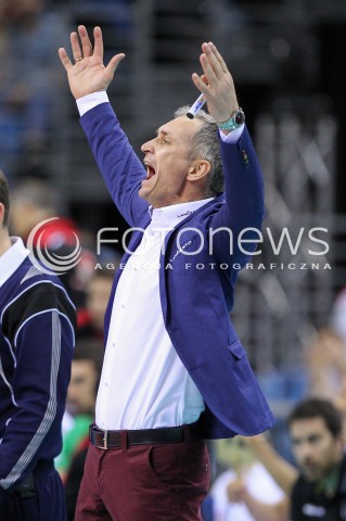  17.04.2016 KRAKOW <br />SIATKOWKA MEZCZYZN LIGA MISTRZOW FINAL FOUR 2016 CHAMPIONS LEAGUE <br />2016 CEV DenizBank Volleyball Men Champions League Final Four season 2015/2016<br />MECZ O 3. MIEJSCE Third place match <br />MECZ ASSECO RESOVIA RZESZOW - CUCINE LUBE CIVITANOVA <br />N/Z ANDRZEJ KOWAL - I TRENER ( HEAD COACH ) ZLOSC EMOCJE RADOSC EMOCJE SYLWETKA <br /> 