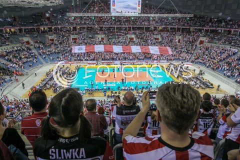  17.04.2016 KRAKOW <br />SIATKOWKA MEZCZYZN LIGA MISTRZOW FINAL FOUR 2016 CHAMPIONS LEAGUE <br />2016 CEV DenizBank Volleyball Men Champions League Final Four season 2015/2016<br />MECZ O 3. MIEJSCE Third place match <br />MECZ ASSECO RESOVIA RZESZOW - CUCINE LUBE CIVITANOVA <br />N/Z HALA TAURON ARENA KIBICE WIDOK VIEW TRYBUNY BOISKO PANORAMA OPRAWA SEKTOROWKA PASIAK SZALIK<br /> 