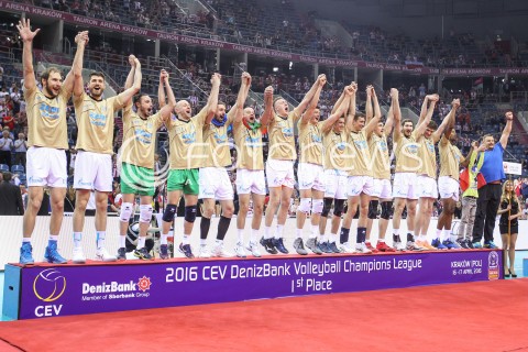  17.04.2016 KRAKOW <br />
SIATKOWKA MEZCZYZN LIGA MISTRZOW FINAL FOUR 2016 CHAMPIONS LEAGUE <br />
2016 CEV DenizBank Volleyball Men Champions League Final Four season 2015/2016<br />
CEREMONIA DEKORACJI DEKORACJA<br />
ZENIT KAZAN MISTRZEM EUROPY<br />
N/Z PODIUM NAGRODA ZWYCIESTWO WYGRANA RADOSC EMOCJE <br />
 