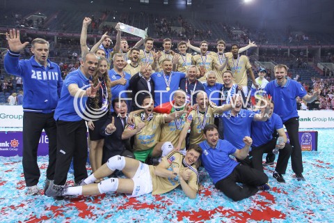  17.04.2016 KRAKOW <br />
SIATKOWKA MEZCZYZN LIGA MISTRZOW FINAL FOUR 2016 CHAMPIONS LEAGUE <br />
2016 CEV DenizBank Volleyball Men Champions League Final Four season 2015/2016<br />
CEREMONIA DEKORACJI DEKORACJA<br />
ZENIT KAZAN MISTRZEM EUROPY<br />
N/Z ZDJECIE GRUPOWE GROUP PHOTO GRUPOWKA RADOSC EMOCJE<br />
 