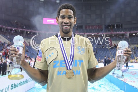  17.04.2016 KRAKOW <br />
SIATKOWKA MEZCZYZN LIGA MISTRZOW FINAL FOUR 2016 CHAMPIONS LEAGUE <br />
2016 CEV DenizBank Volleyball Men Champions League Final Four season 2015/2016<br />
CEREMONIA DEKORACJI DEKORACJA<br />
ZENIT KAZAN MISTRZEM EUROPY<br />
N/Z WILFREDO LEON VENERO NAGRODA PUCHAR RADOSC EMOCJE NAGRODA MVP<br />
 