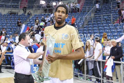  17.04.2016 KRAKOW <br />
SIATKOWKA MEZCZYZN LIGA MISTRZOW FINAL FOUR 2016 CHAMPIONS LEAGUE <br />
2016 CEV DenizBank Volleyball Men Champions League Final Four season 2015/2016<br />
CEREMONIA DEKORACJI DEKORACJA<br />
ZENIT KAZAN MISTRZEM EUROPY<br />
N/Z WILFREDO LEON VENERO NAGRODA PUCHAR RADOSC EMOCJE <br />
 