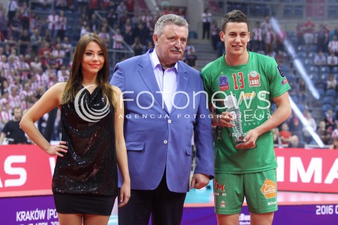  17.04.2016 KRAKOW <br />
SIATKOWKA MEZCZYZN LIGA MISTRZOW FINAL FOUR 2016 CHAMPIONS LEAGUE <br />
2016 CEV DenizBank Volleyball Men Champions League Final Four season 2015/2016<br />
CEREMONIA DEKORACJI DEKORACJA<br />
ZENIT KAZAN MISTRZEM EUROPY<br />
N/Z JENIA GREBENNIKOV SYLWETKA NAGRODA NAJLEPSZY LIBERO TURNIEJU <br />
 
