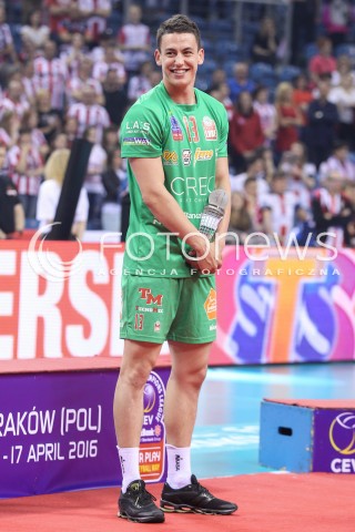  17.04.2016 KRAKOW <br />
SIATKOWKA MEZCZYZN LIGA MISTRZOW FINAL FOUR 2016 CHAMPIONS LEAGUE <br />
2016 CEV DenizBank Volleyball Men Champions League Final Four season 2015/2016<br />
CEREMONIA DEKORACJI DEKORACJA<br />
ZENIT KAZAN MISTRZEM EUROPY<br />
N/Z JENIA GREBENNIKOV SYLWETKA NAGRODA NAJLEPSZY LIBERO TURNIEJU PUCHAR<br />
 