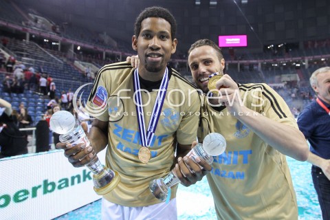  17.04.2016 KRAKOW <br />
SIATKOWKA MEZCZYZN LIGA MISTRZOW FINAL FOUR 2016 CHAMPIONS LEAGUE <br />
2016 CEV DenizBank Volleyball Men Champions League Final Four season 2015/2016<br />
CEREMONIA DEKORACJI DEKORACJA<br />
ZENIT KAZAN MISTRZEM EUROPY<br />
N/Z WILFREDO LEON VENERO TEODOR SALPAROV NAGRODA PUCHAR RADOSC EMOCJE NAGRODA MVP<br />
 