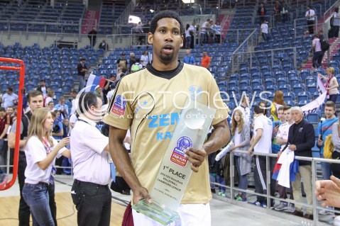  17.04.2016 KRAKOW <br />
SIATKOWKA MEZCZYZN LIGA MISTRZOW FINAL FOUR 2016 CHAMPIONS LEAGUE <br />
2016 CEV DenizBank Volleyball Men Champions League Final Four season 2015/2016<br />
CEREMONIA DEKORACJI DEKORACJA<br />
ZENIT KAZAN MISTRZEM EUROPY<br />
N/Z WILFREDO LEON VENERO NAGRODA PUCHAR RADOSC EMOCJE NAGRODA MVP<br />
 