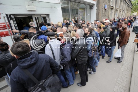  19.04.2016 WARSZAWA <br />CHAOS W URZEDZIE WOJEWODZKIM WYDZIAL SPRAW CUDZOZIEMCOW<br />N/Z PETENCI<br /> 