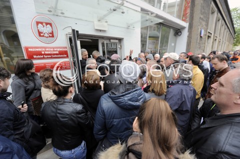  19.04.2016 WARSZAWA <br />CHAOS W URZEDZIE WOJEWODZKIM WYDZIAL SPRAW CUDZOZIEMCOW<br />N/Z PETENCI<br /> 