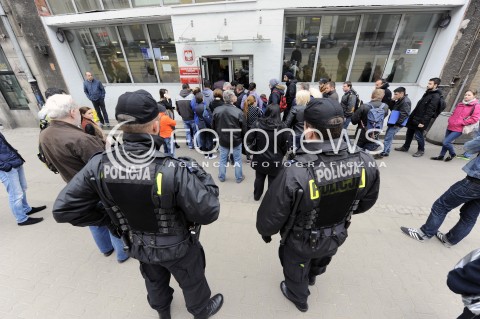  19.04.2016 WARSZAWA <br />CHAOS W URZEDZIE WOJEWODZKIM WYDZIAL SPRAW CUDZOZIEMCOW<br />N/Z PETENCI<br /> 