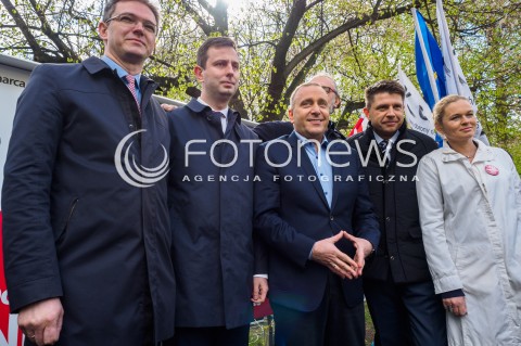  20.04.2016 WARSZAWA<br /> KONFERENCJA LIDEROW OPOZYCJI W SPRAWIE MARSZU 7 MAJA<br /> N/Z WLADYSLAW KOSINIAK KAMYSZ GRZEGORZ SCHETYNA RYSZARD PETRU BARBARA NOWACKA MATEUSZ KIJOWSKI<br />  