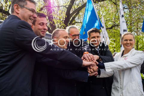  20.04.2016 WARSZAWA<br /> KONFERENCJA LIDEROW OPOZYCJI W SPRAWIE MARSZU 7 MAJA<br /> N/Z WLADYSLAW KOSINIAK KAMYSZ GRZEGORZ SCHETYNA RYSZARD PETRU BARBARA NOWACKA MATEUSZ KIJOWSKI<br />  
