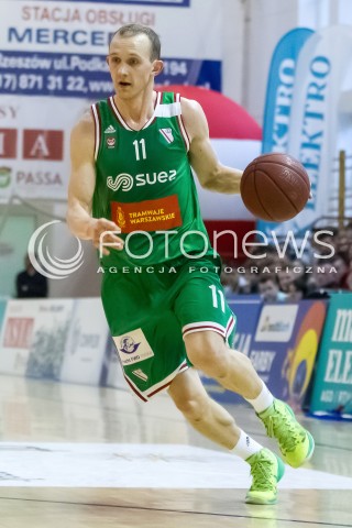  23.04.2016 RZESZOW <br />
KOSZYKOWKA 1 LIGA MEZCZYZN<br />
MECZ MAX ELEKTRO SOKOL LANCUT - LEGIA WARSZAWA <br />
N/Z LUKASZ WILCZEK SYLWETKA <br />
 