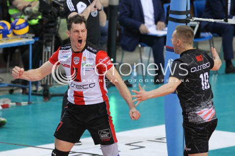  26.04.2016 RZESZOW<br />SIATKOWKA PLUSLIGA 2015/2016 MEN VOLLEYBALL POLAND POLISH PLUS LIGA LEAGUE SEASON 2015/2016 FINAL MATCH - MECZ NR 3<br />MECZ ASSECO RESOVIA RZESZOW - ZAKSA KEDZIERZYN KOZLE<br />N/Z OLIEG ACHREM ( ALEH AKHREM ) DAMIAN WOJTASZEK RADOSC EMOCJE <br /> 