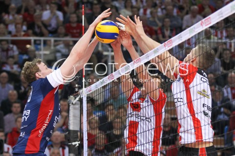  26.04.2016 RZESZOW<br />SIATKOWKA PLUSLIGA 2015/2016 MEN VOLLEYBALL POLAND POLISH PLUS LIGA LEAGUE SEASON 2015/2016 FINAL MATCH - MECZ NR 3<br />MECZ ASSECO RESOVIA RZESZOW - ZAKSA KEDZIERZYN KOZLE<br />N/Z BENJAMIN TONIUTTI BLOK LUKAS TICHACEK DMYTRO PASHYTSKYY ( PASZYCKI ) <br /> 