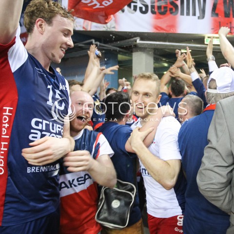  26.04.2016 RZESZOW<br />SIATKOWKA PLUSLIGA 2015/2016 MEN VOLLEYBALL POLAND POLISH PLUS LIGA LEAGUE SEASON 2015/2016 FINAL MATCH - MECZ NR 3<br />MECZ ASSECO RESOVIA RZESZOW - ZAKSA KEDZIERZYN KOZLE<br />ZAKSA KEDZIERZYN KOZLE MISTRZEM POLSKI<br />N/Z PAWEL ZATORSKI SAM DEROO RADOSC EMOCJE KIBICE<br /> 
