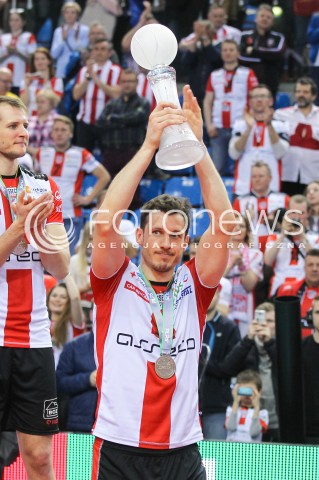  26.04.2016 RZESZOW<br />SIATKOWKA PLUSLIGA 2015/2016 MEN VOLLEYBALL POLAND POLISH PLUS LIGA LEAGUE SEASON 2015/2016 FINAL MATCH - MECZ NR 3<br />MECZ ASSECO RESOVIA RZESZOW - ZAKSA KEDZIERZYN KOZLE<br />ZAKSA KEDZIERZYN KOZLE MISTRZEM POLSKI<br />N/Z OLIEG ACHREM ( ALEH AKHREM ) PUCHAR SYLWETKA <br /> 