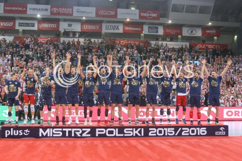  26.04.2016 RZESZOW<br />SIATKOWKA PLUSLIGA 2015/2016 MEN VOLLEYBALL POLAND POLISH PLUS LIGA LEAGUE SEASON 2015/2016 FINAL MATCH - MECZ NR 3<br />MECZ ASSECO RESOVIA RZESZOW - ZAKSA KEDZIERZYN KOZLE<br />ZAKSA KEDZIERZYN KOZLE MISTRZEM POLSKI<br />N/Z ZDJECIE GRUPOWE GRUPOWKA GROUP PHOTO RADOSC EMOCJE<br /> 