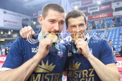  26.04.2016 RZESZOW<br />SIATKOWKA PLUSLIGA 2015/2016 MEN VOLLEYBALL POLAND POLISH PLUS LIGA LEAGUE SEASON 2015/2016 FINAL MATCH - MECZ NR 3<br />MECZ ASSECO RESOVIA RZESZOW - ZAKSA KEDZIERZYN KOZLE<br />N/Z DAWID KONARSKI RAFAL BUSZEK RADOSC EMOCJE MEDAL PUCHAR<br /> 