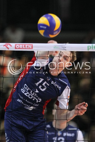  26.04.2016 RZESZOW<br />SIATKOWKA PLUSLIGA 2015/2016 MEN VOLLEYBALL POLAND POLISH PLUS LIGA LEAGUE SEASON 2015/2016 FINAL MATCH - MECZ NR 3<br />MECZ ASSECO RESOVIA RZESZOW - ZAKSA KEDZIERZYN KOZLE<br />N/Z SAM DEROO SYLWETKA ATAK<br /> 