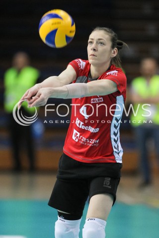  29.04.2016 RZESZOW<br />SIATKOWKA ORLEN LIGA 2015/2016 WOMEN VOLLEYBALL POLAND POLISH ORLENLIGA LEAGUE SEASON 2015/2016<br />MECZ DEVELOPRES SKYRES RZESZOW - KSZO OSTROWIEC <br />N/Z JOANNA KAPTURSKA SYLWETKA <br /> 