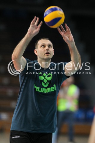  29.04.2016 RZESZOW<br />SIATKOWKA ORLEN LIGA 2015/2016 WOMEN VOLLEYBALL POLAND POLISH ORLENLIGA LEAGUE SEASON 2015/2016<br />MECZ DEVELOPRES SKYRES RZESZOW - KSZO OSTROWIEC <br />N/Z STANISLAW PIECZONKA - II TRENER ( ASSISTANT COACH ) SYLWETKA <br /> 